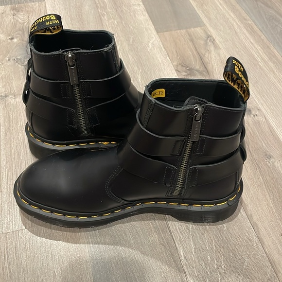 DR. MARTENS JAIMES LEATHER HARNESS CHELSEA BOOTS - Picture 12 of 15
